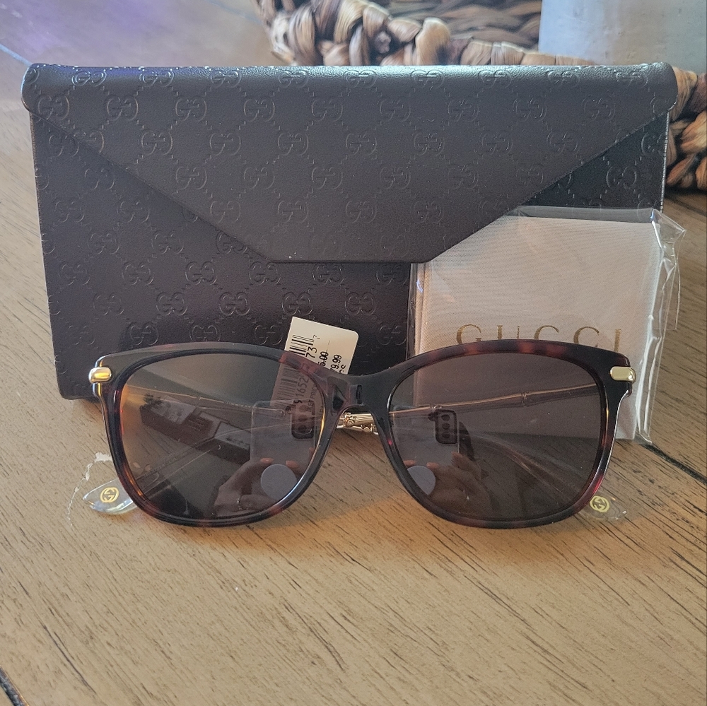 GUCCI SUNGLASSES